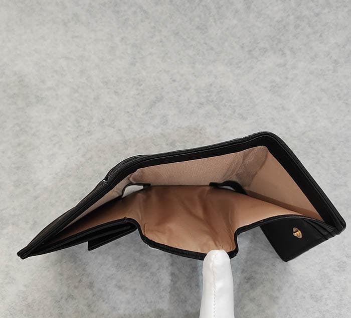 美品✨MIUMIU ブラック 三つ折り財布