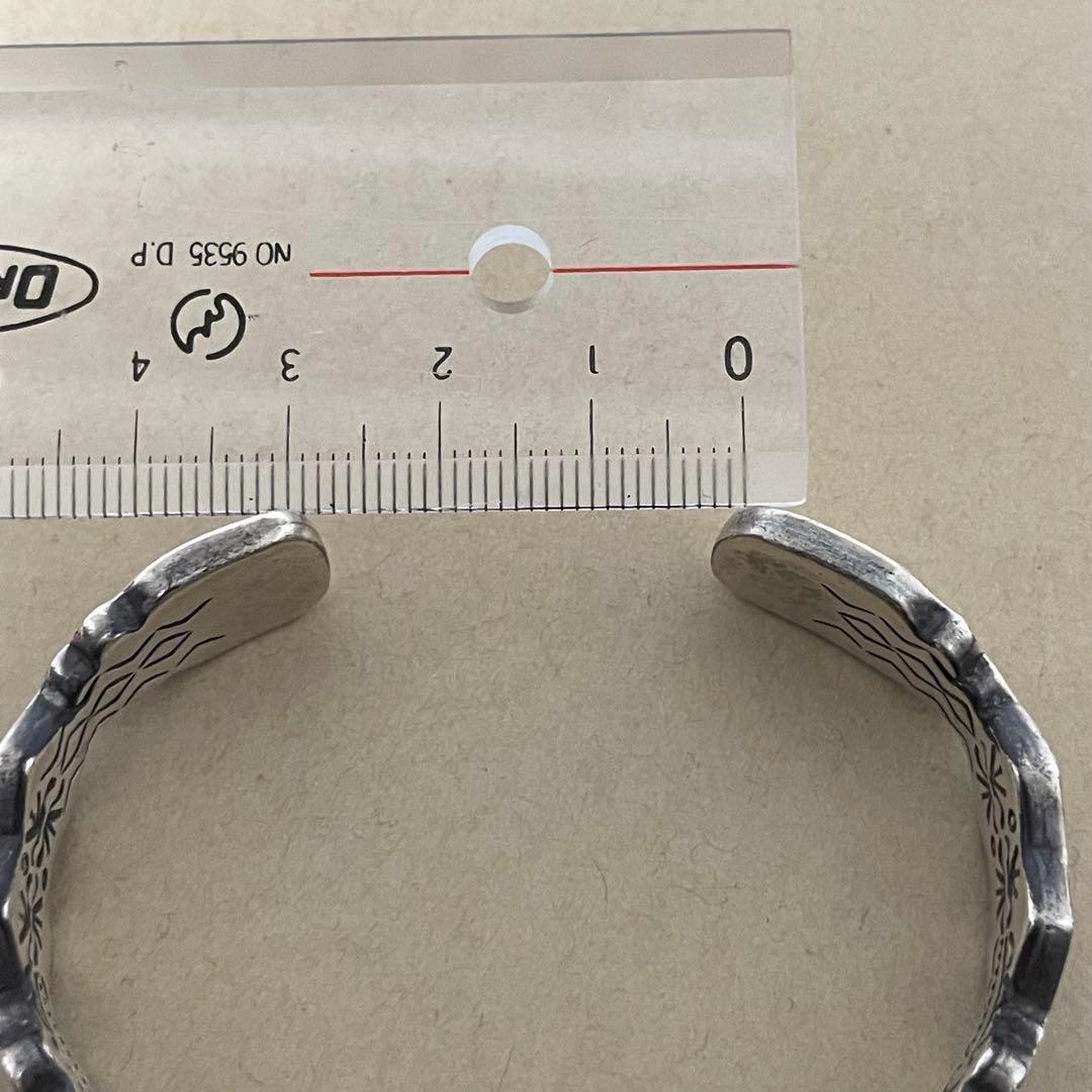 【重厚感】ナバホ族 RAY ADAKAI スタンプワーク バングル