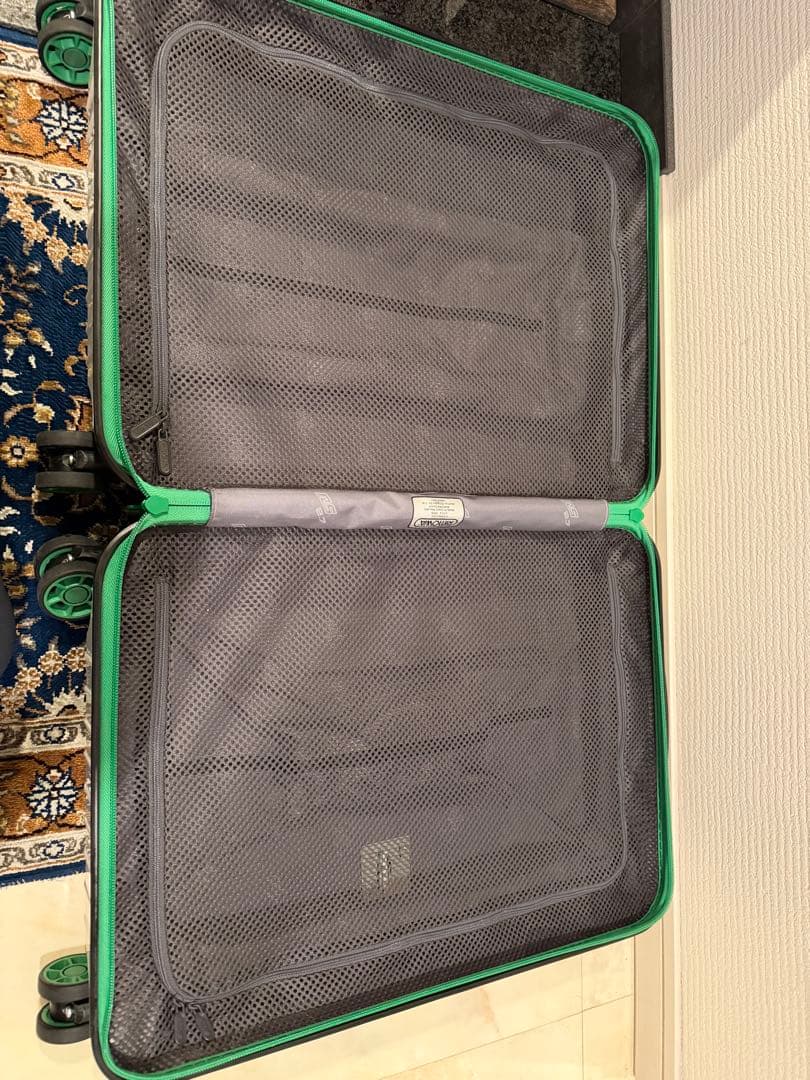 リモワ rimowa ポルシェ 限定 リミテッドエディ キャビン 機内 持込み