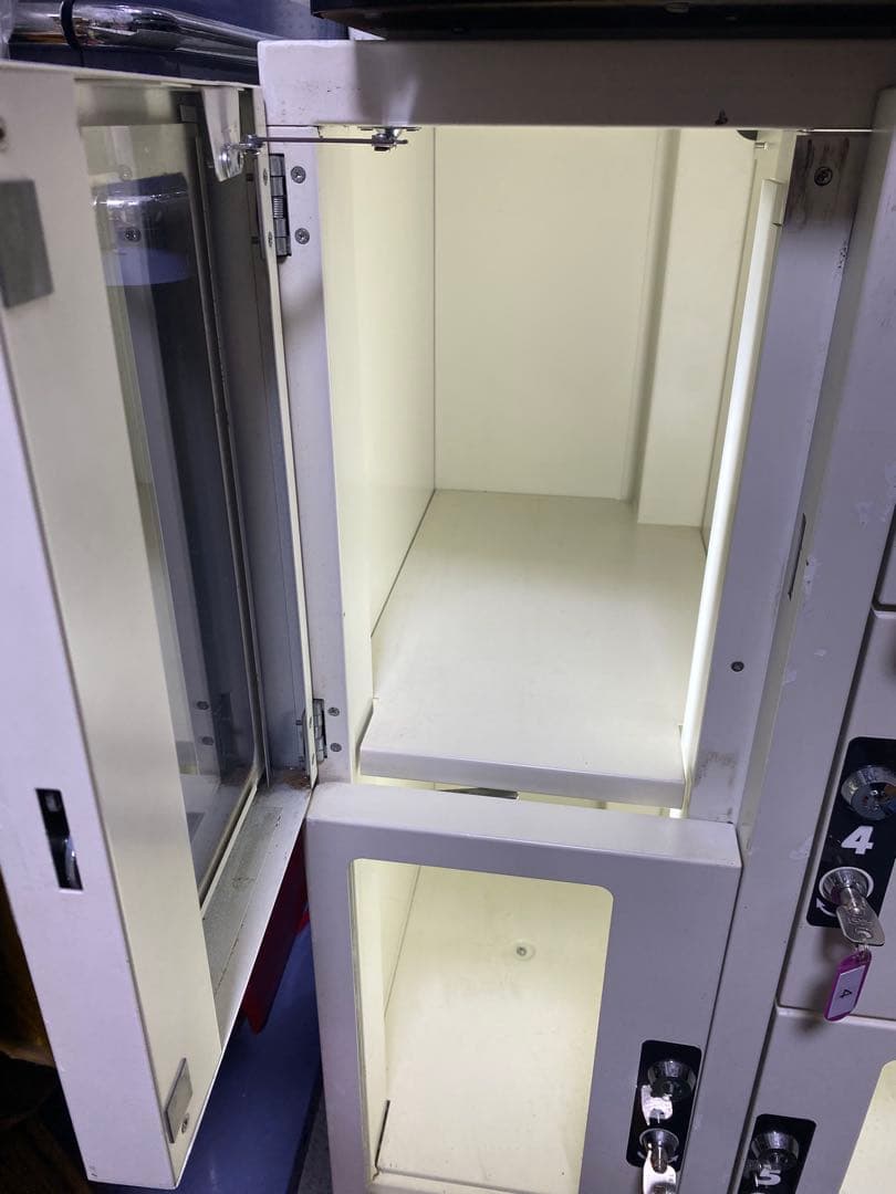 ネオミニ用 金属景品ロッカー付き 蛍光灯新品！