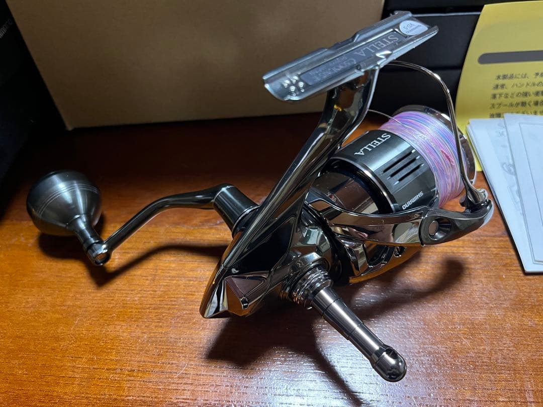 シマノ　22ステラ c5000xg ウッドハンドルノブ　リールスタンド