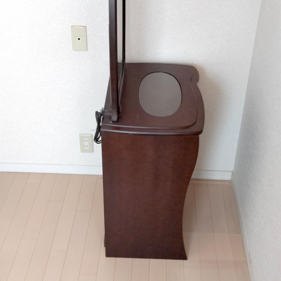 木製ドレッサー・鏡台　シェード付きライト