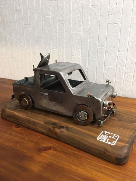 車とサーフボード