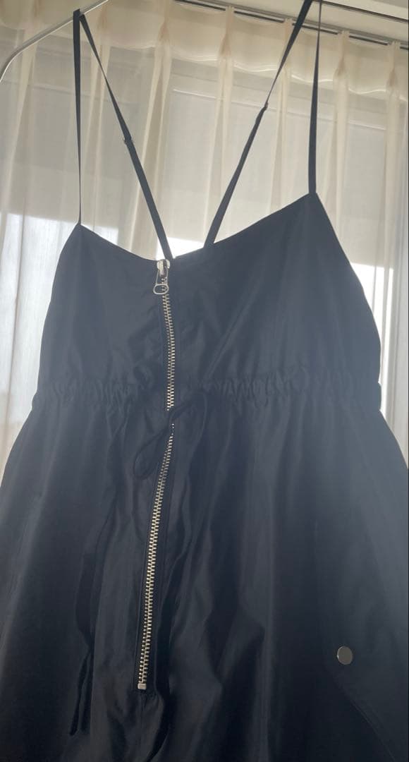 ADAM ET ROPÉ FEMMEシャイニータフタ撥水ロンパース2025