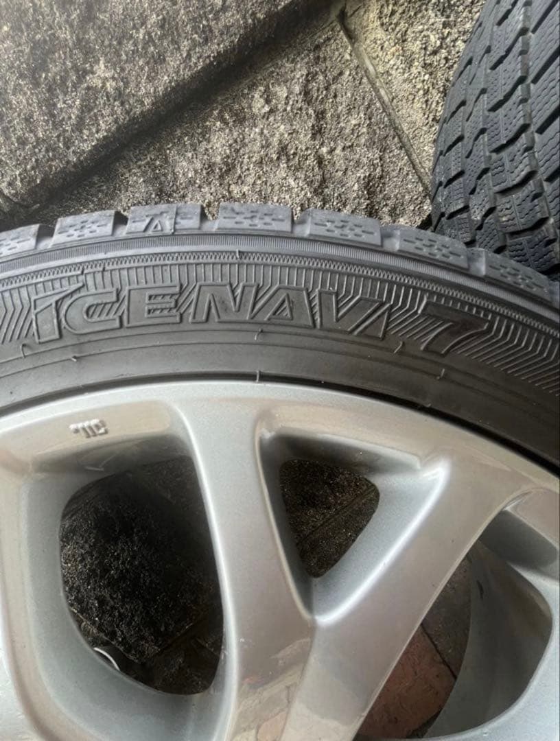 中古スタッドレスタイヤ225/45R18 GOODYEAR ICE NAVI7