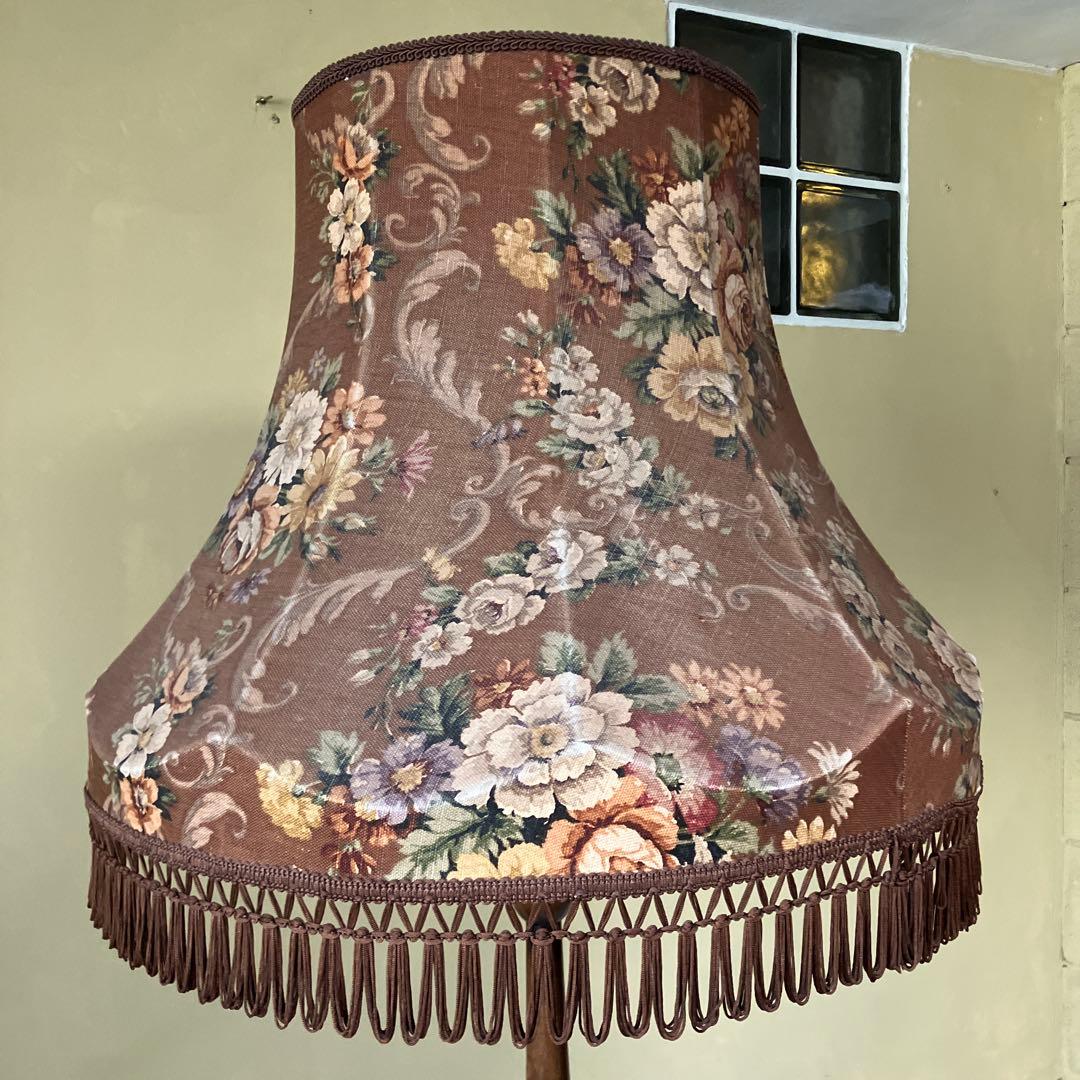 クラシックスタイル 木製フロアランプアンティーク　薔薇　ヴィンテージイケダ製作所