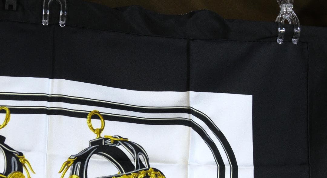 新品未使用品　HERMES エルメス　大判スカーフ　カレ90　 D533