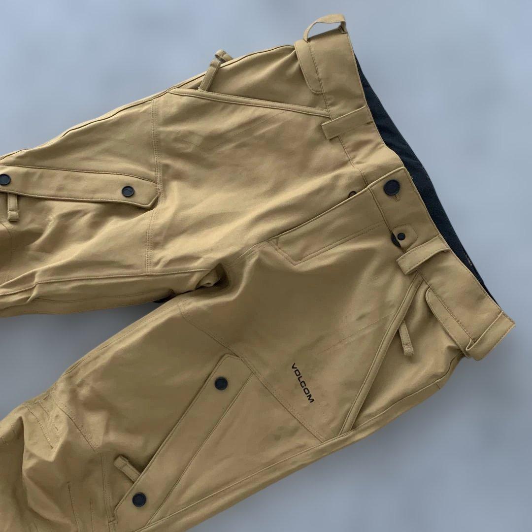 未使用級✨ボルコム スノーボードウェア パンツ　VOLCOM