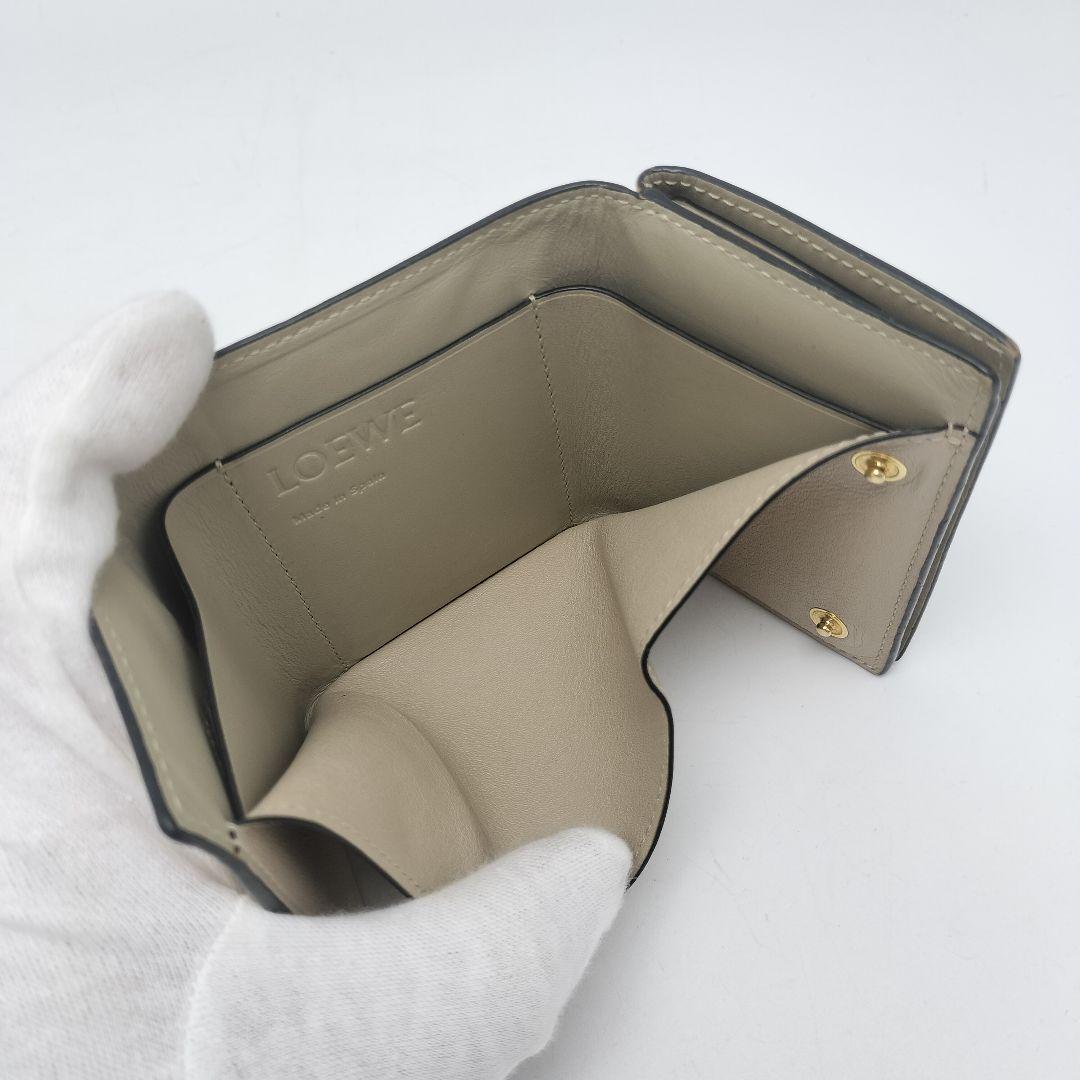 極美品✨ロエベ　三つ折り財布　レザー