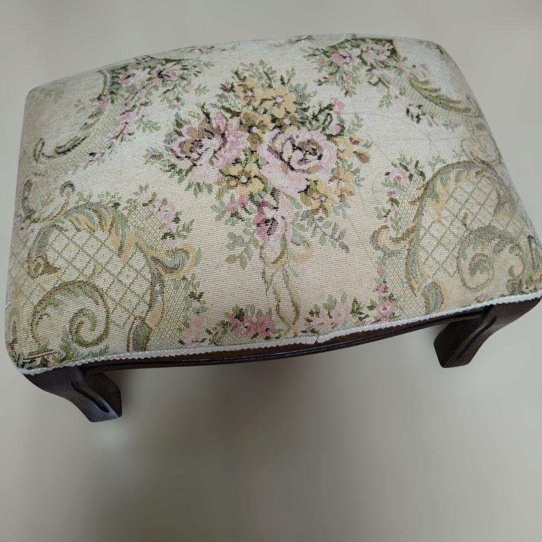 花柄クッション付きスツール