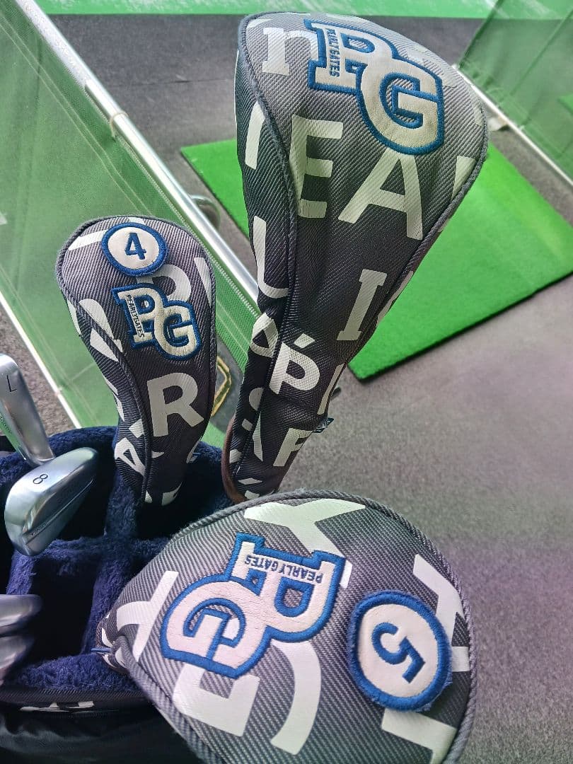 やーしよ様PEARLY GATES キャディバッグ ネイビー　ヘッドカバー3点