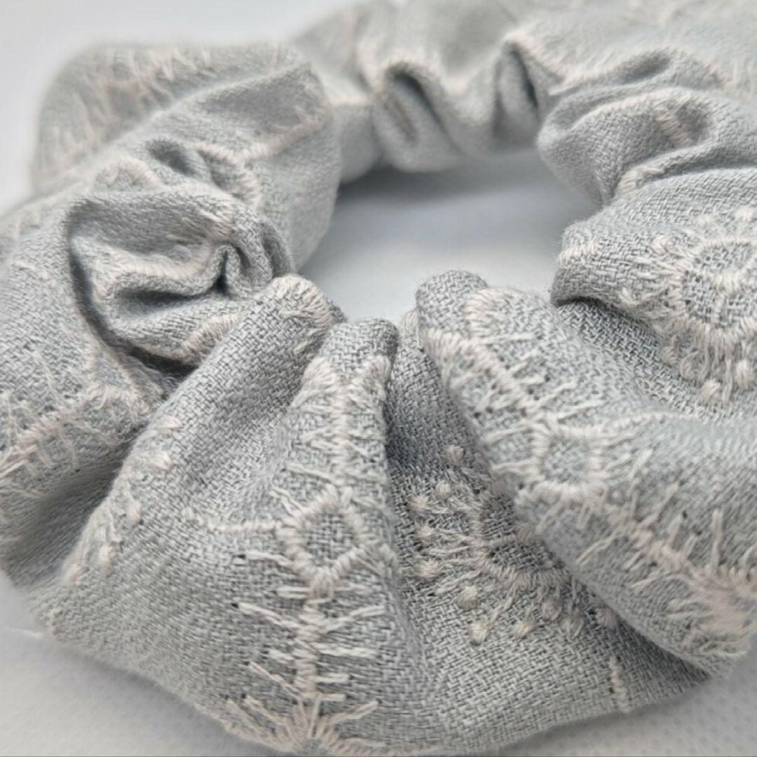 ミナペルホネン シュシュ ヘアゴム anemone