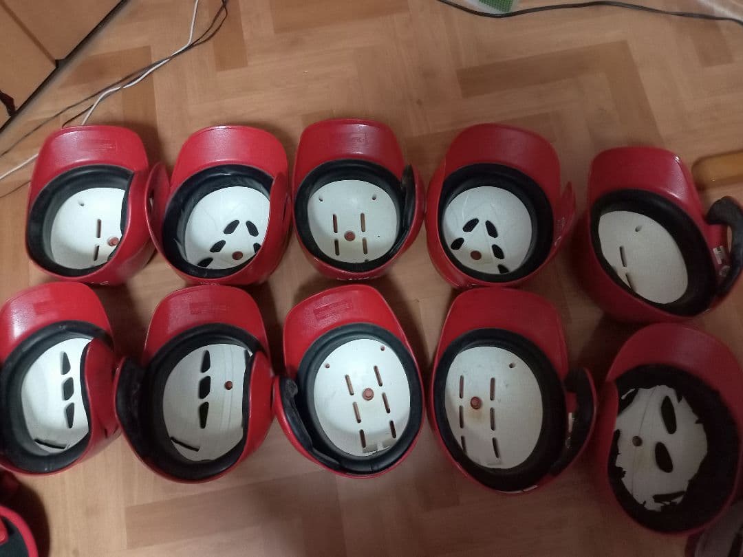 野球ヘルメット キャッチャー防具一式 道具ケース 木製バット ルールブック　５点