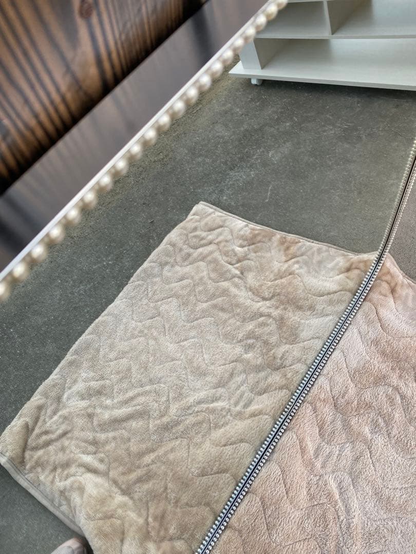 パール付壁掛けミラー　アンティーク　ヴィンテージ　ショップ　サロン　美容室　鏡