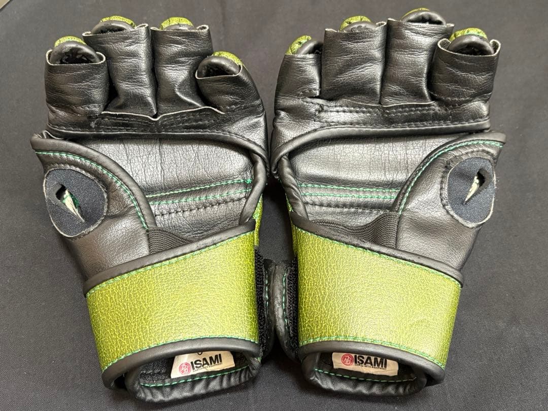 オープンフィンガーグローブ　rizin モデル　isami