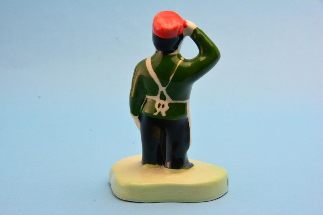 カールトンウェア製　GUINESS広告の陶製フィギュア