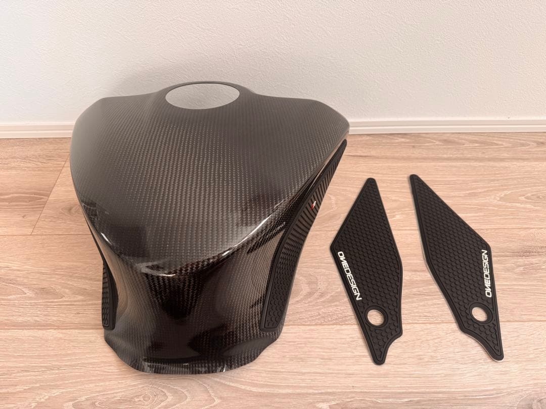 EIGHT YZF-R1 タンクカバー　カーボン綾織