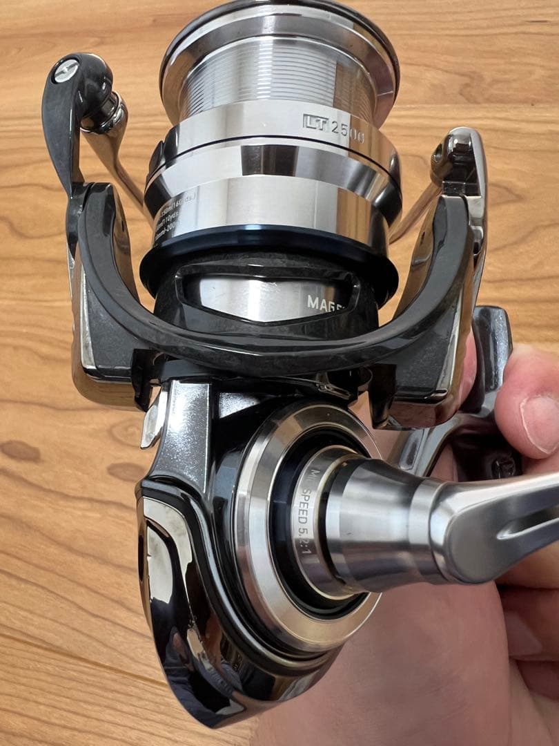 リール DAIWA 18EXIST LT2500