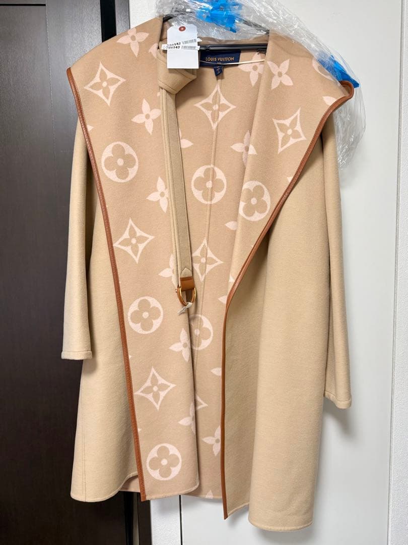 ち*こ様 LOUIS VUITTON ベルテッドダブル フェイスフーデッドラップ