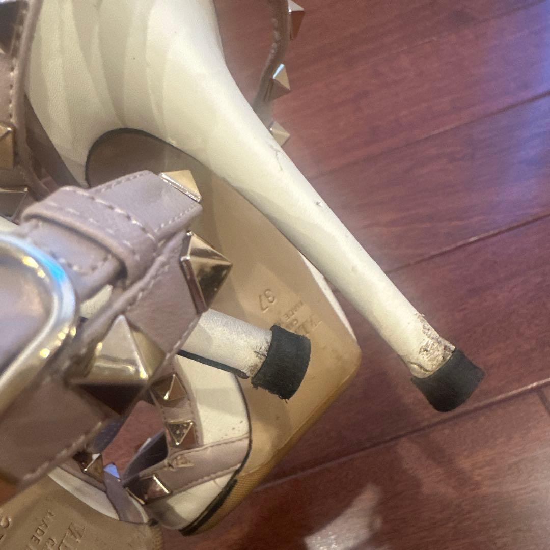 Valentino スタッズ付き　ホワイト　ヒール　パンプス　37