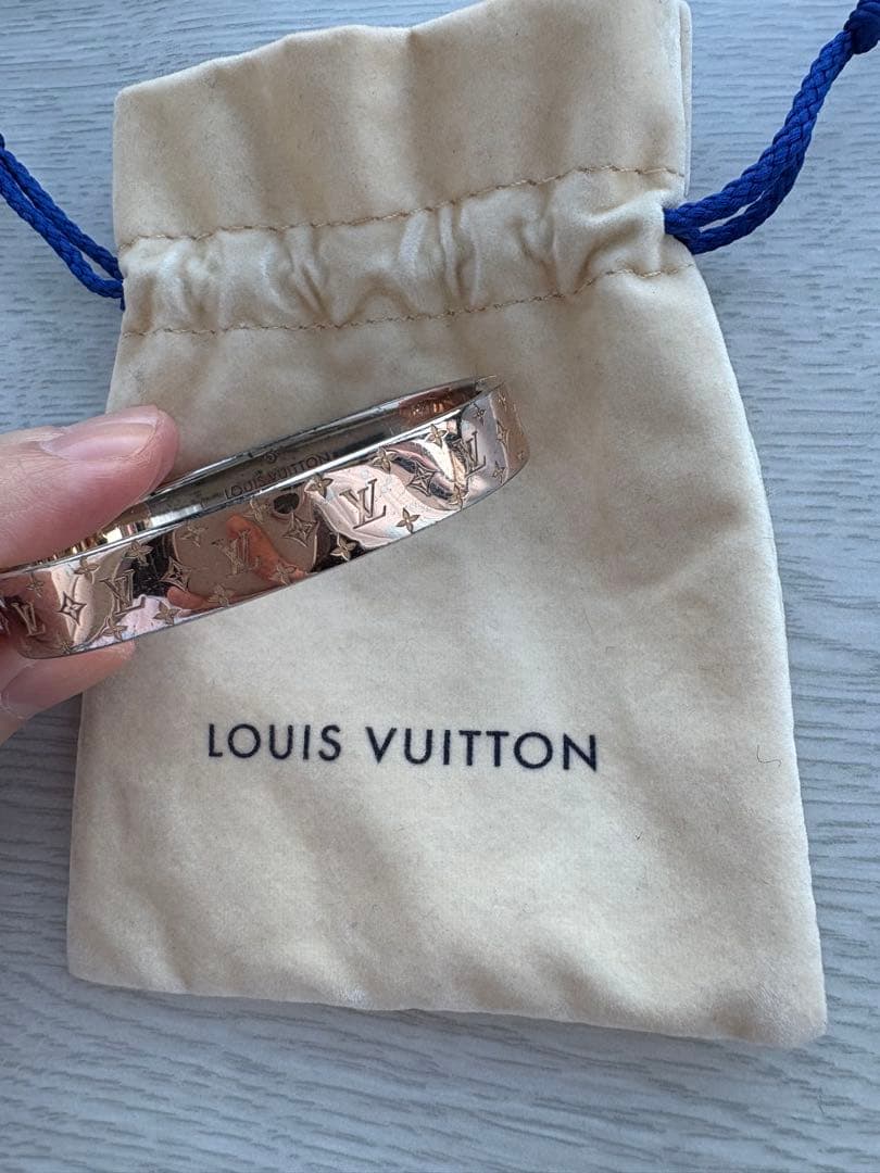 LOUIS VUITTON カフナノグラム