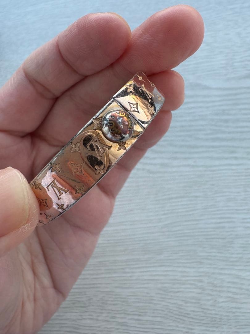 LOUIS VUITTON カフナノグラム