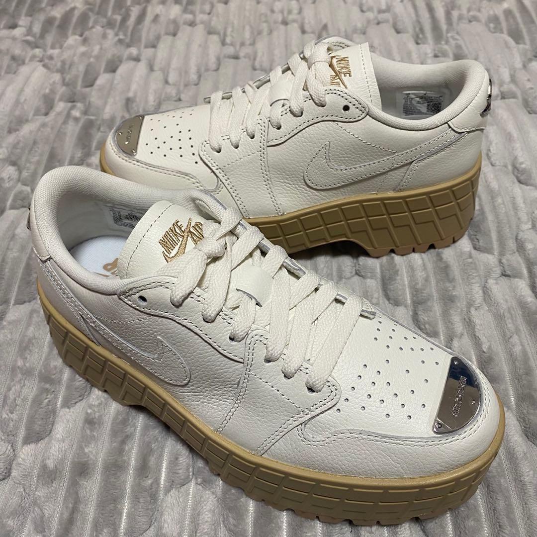 新品ナイキ ウィメンズ エアジョーダン 1 ブルックリン ロー 24.5㎝