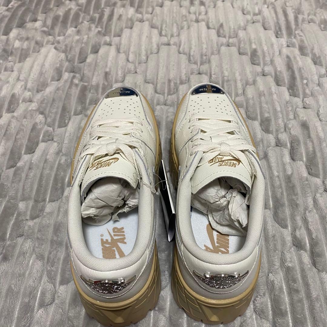 新品ナイキ ウィメンズ エアジョーダン 1 ブルックリン ロー 24.5㎝