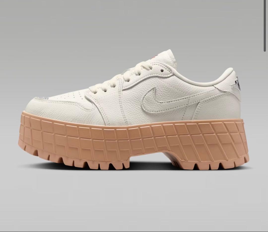 新品ナイキ ウィメンズ エアジョーダン 1 ブルックリン ロー 24.5㎝