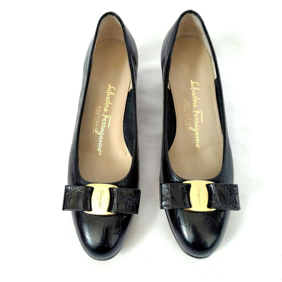 ✨️腕利き職人のリペア済✨️極美品❤箱付【フェラガモ】 ヴァラ クロコ パンプス