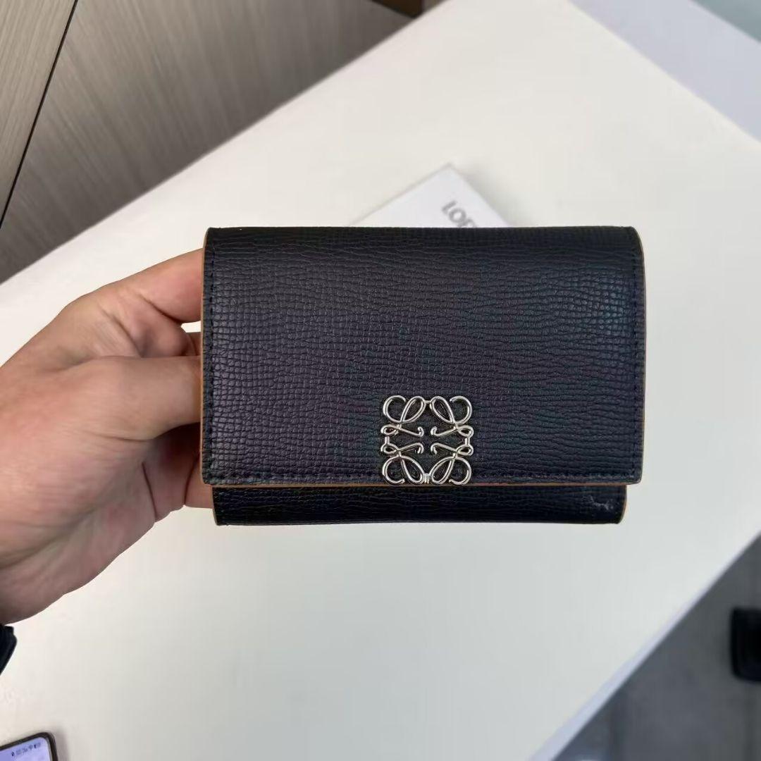 panda LOEWE黒のレザー三つ折り財布