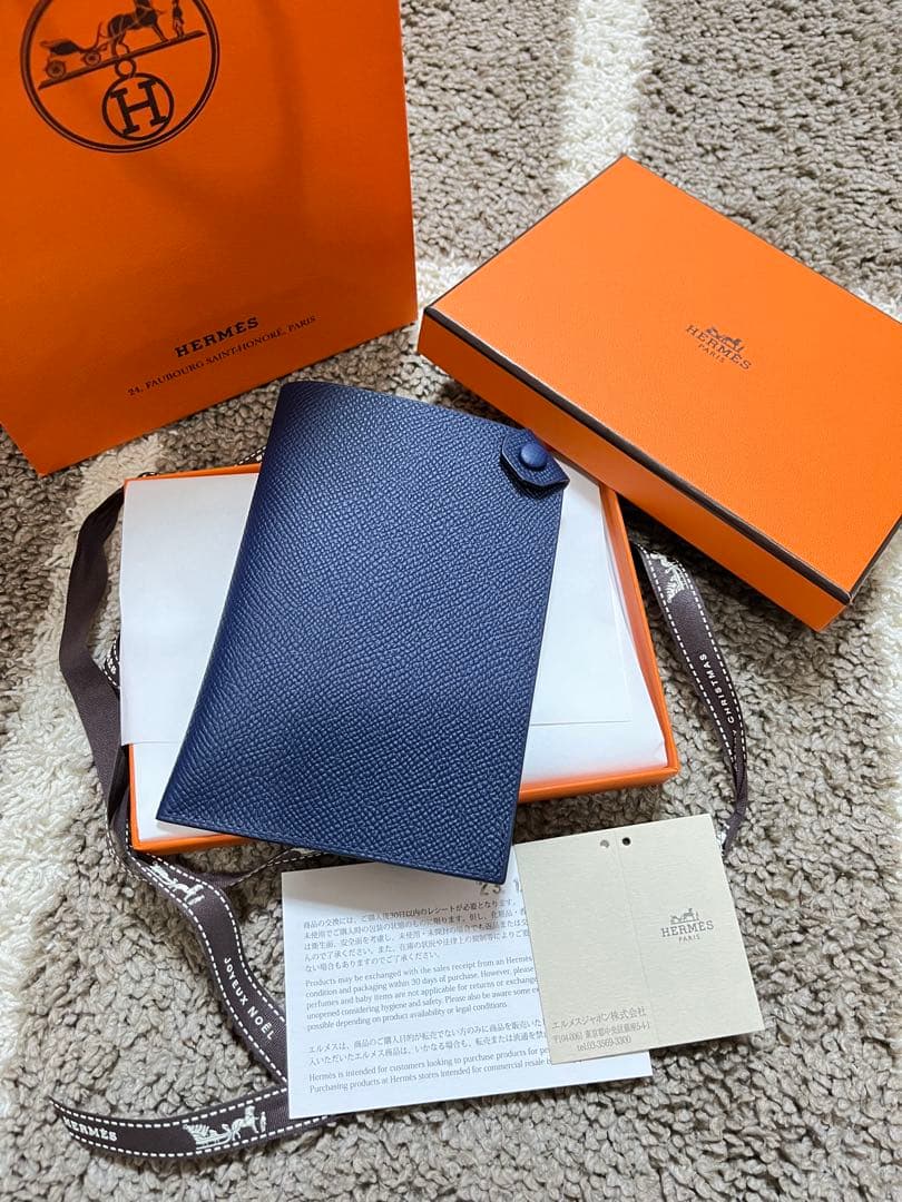 エルメス パスポートケース　ターマック/ネイビー