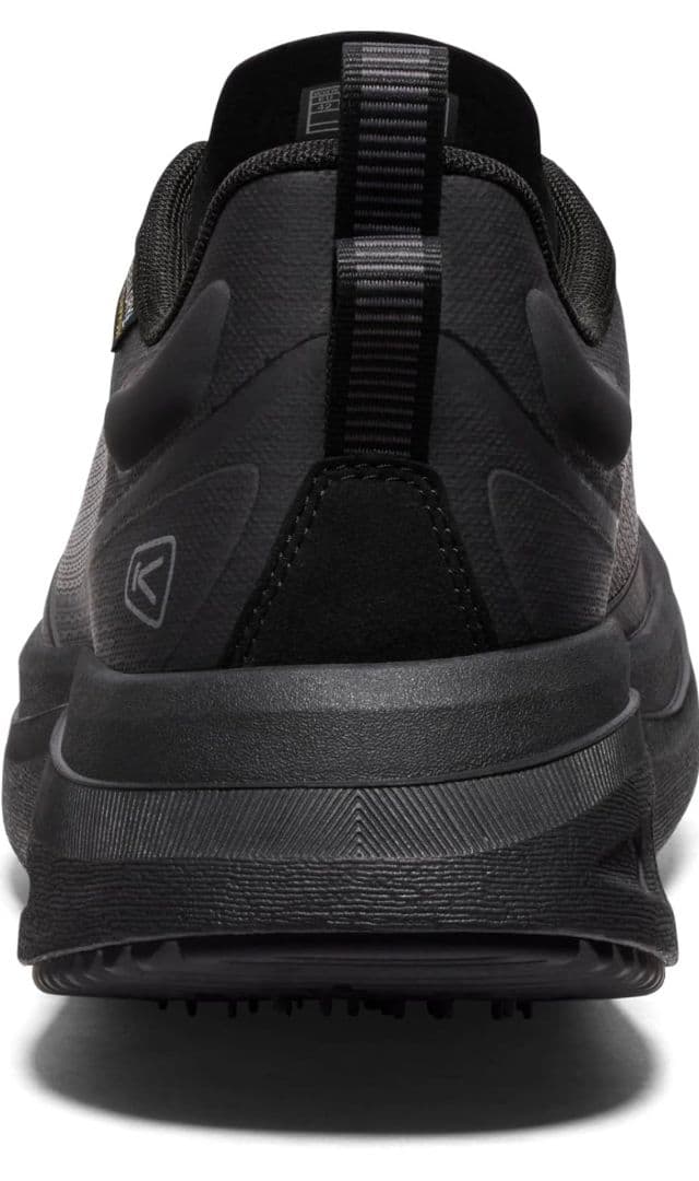 KEEN 防水ウォーキングシューズ