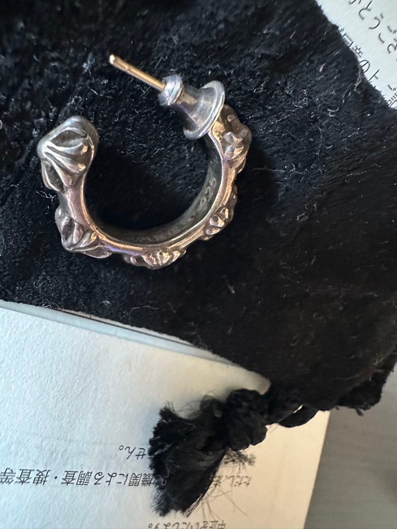美品　CHROME HEARTS スモールクロスフープピアス