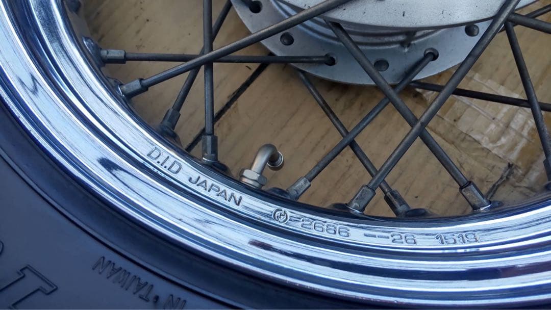 ユナリビンテージタイヤリア15インチ 　ドラッグスター250 ビラーゴ250