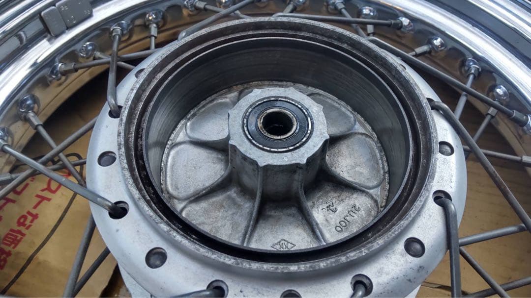 ユナリビンテージタイヤリア15インチ 　ドラッグスター250 ビラーゴ250