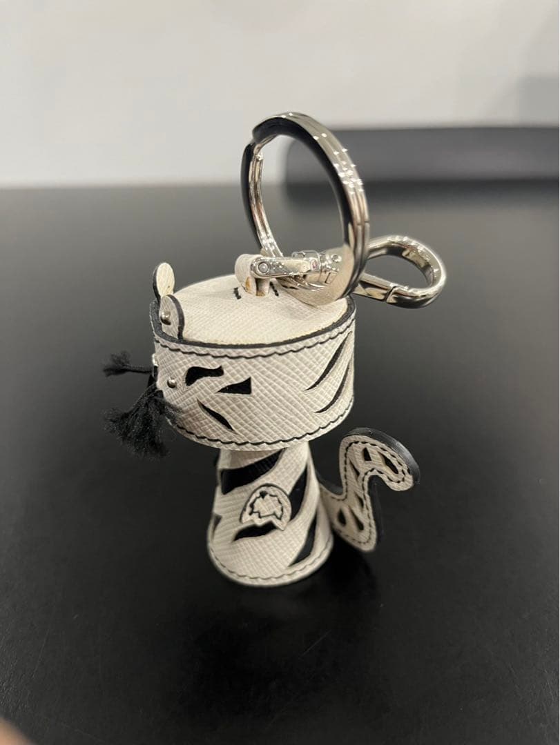 prada マスコット キーホルダー 新品未使用