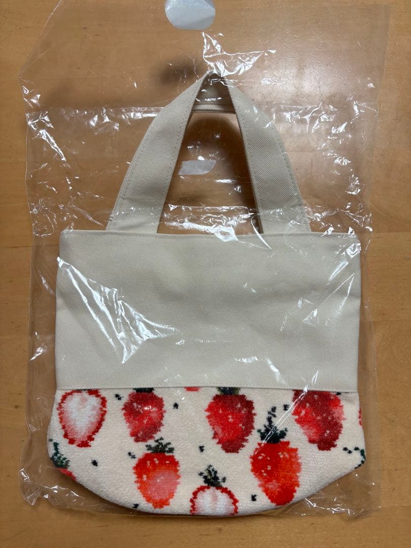LOVERARY ストロベリードットトートバッグ アイボリー
