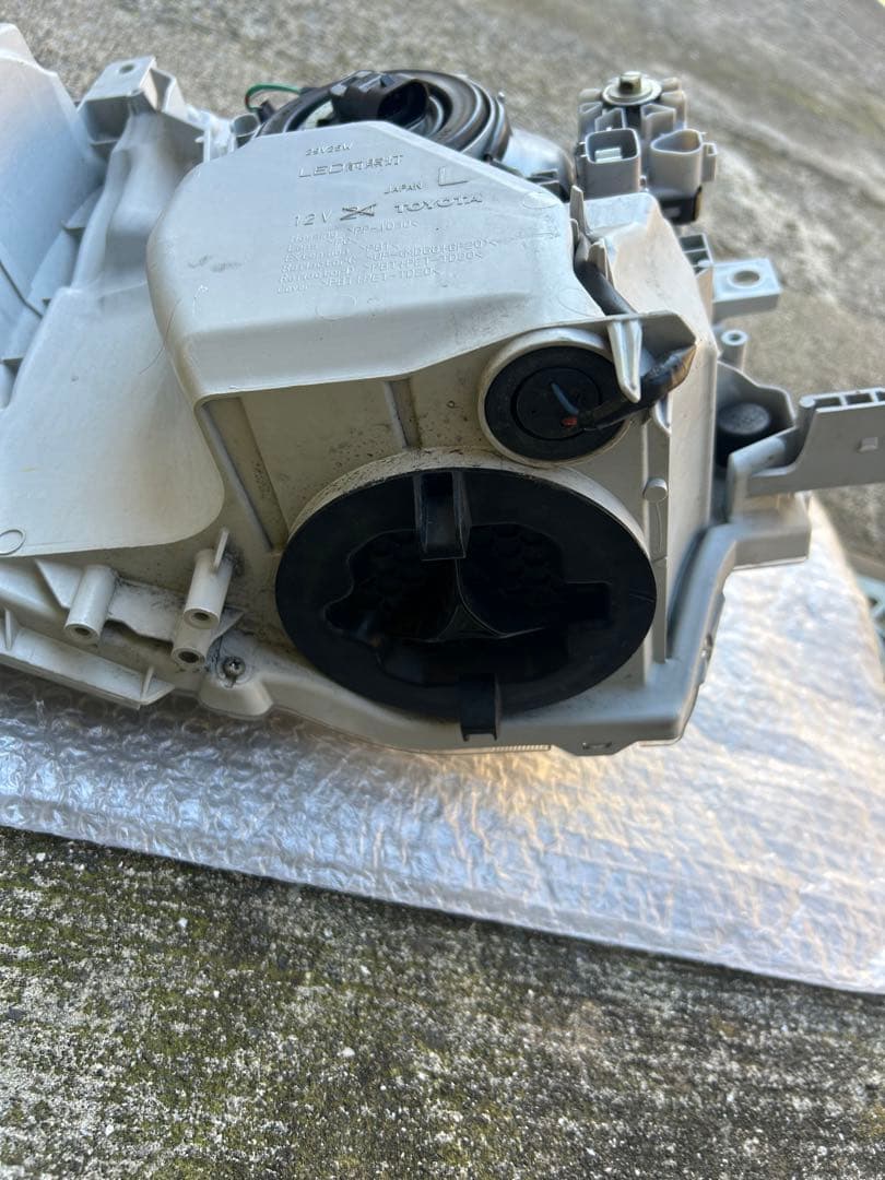 ハイエース　左ヘッドライト クリアレンズ角型 フロント用