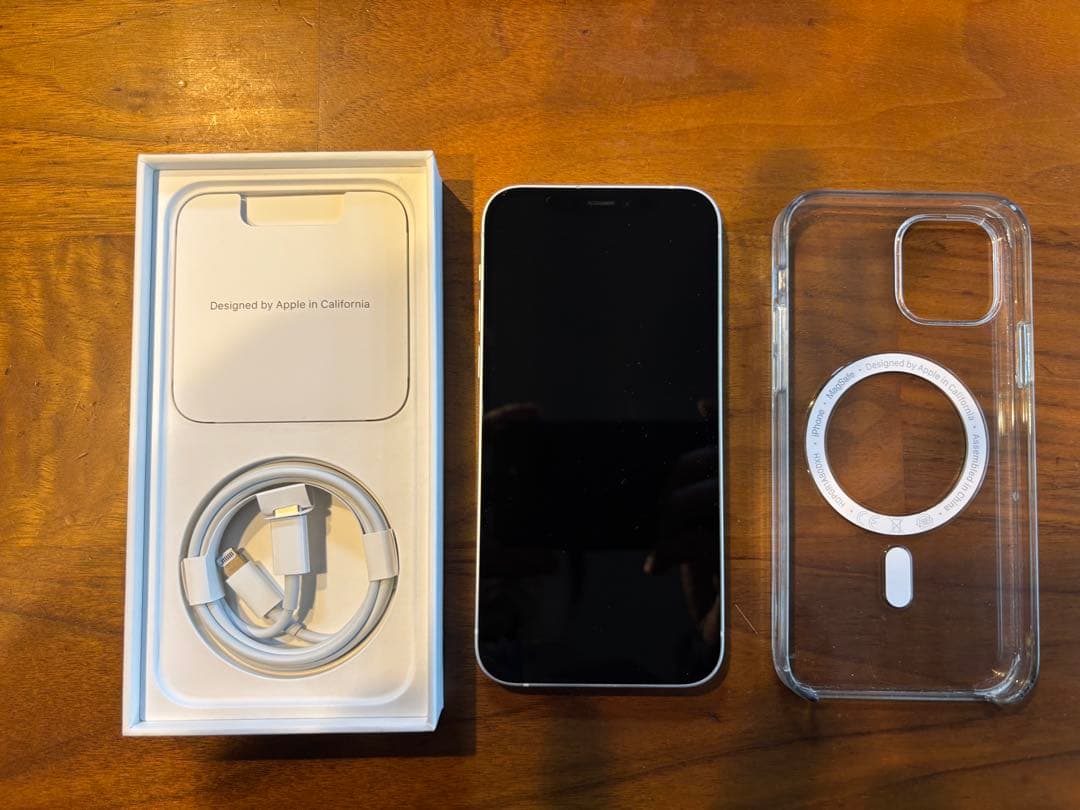 Apple iPhone 12 ホワイト 本体　64GB バッテリー84%