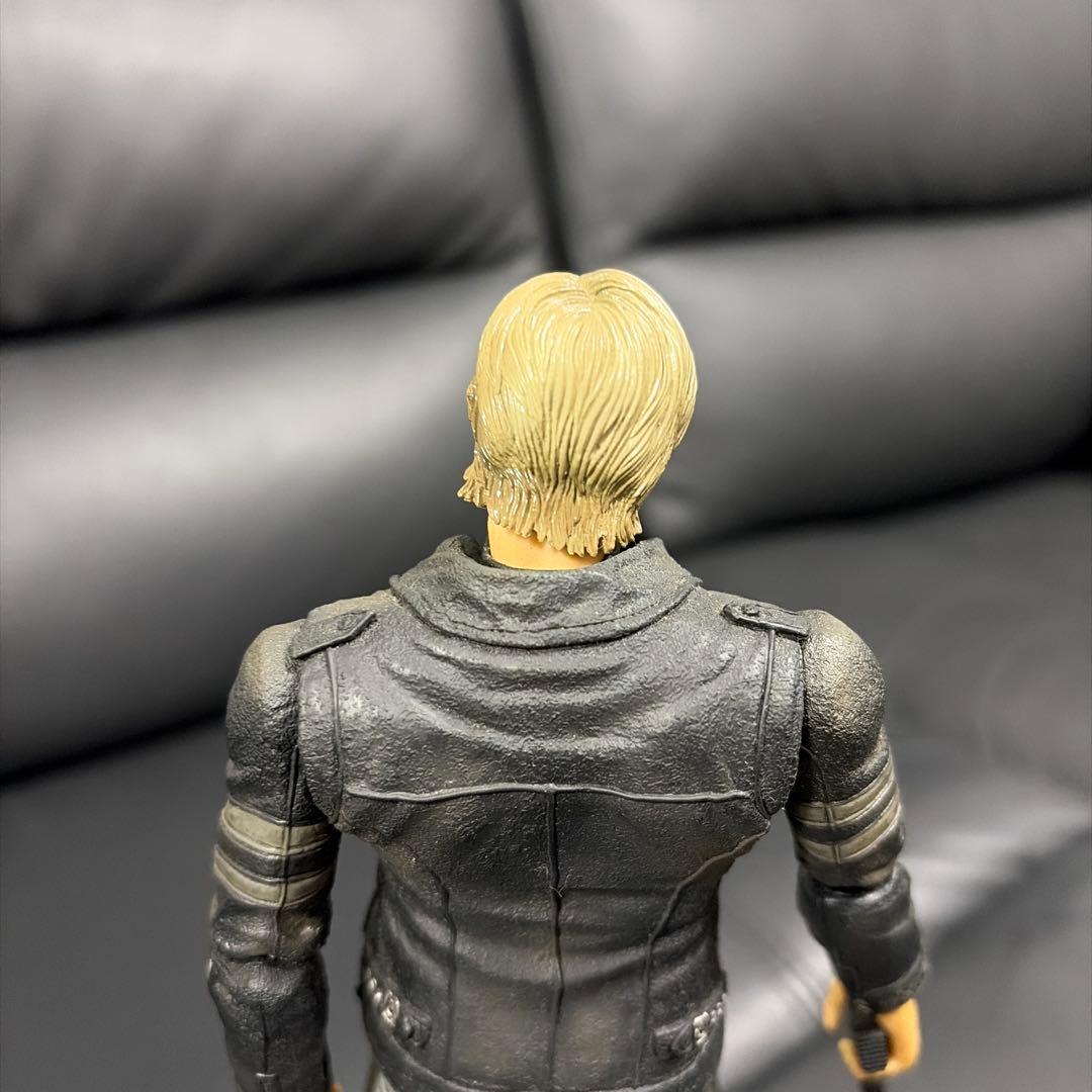 BIOHAZARD6 レオン S ケネディ フィギュア プレイアーツ改