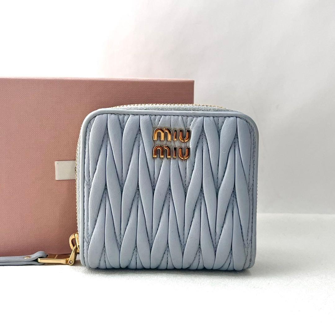 美品 現行 MIUMIU マテラッセ 二つ折り財布 箱付　0203-①
