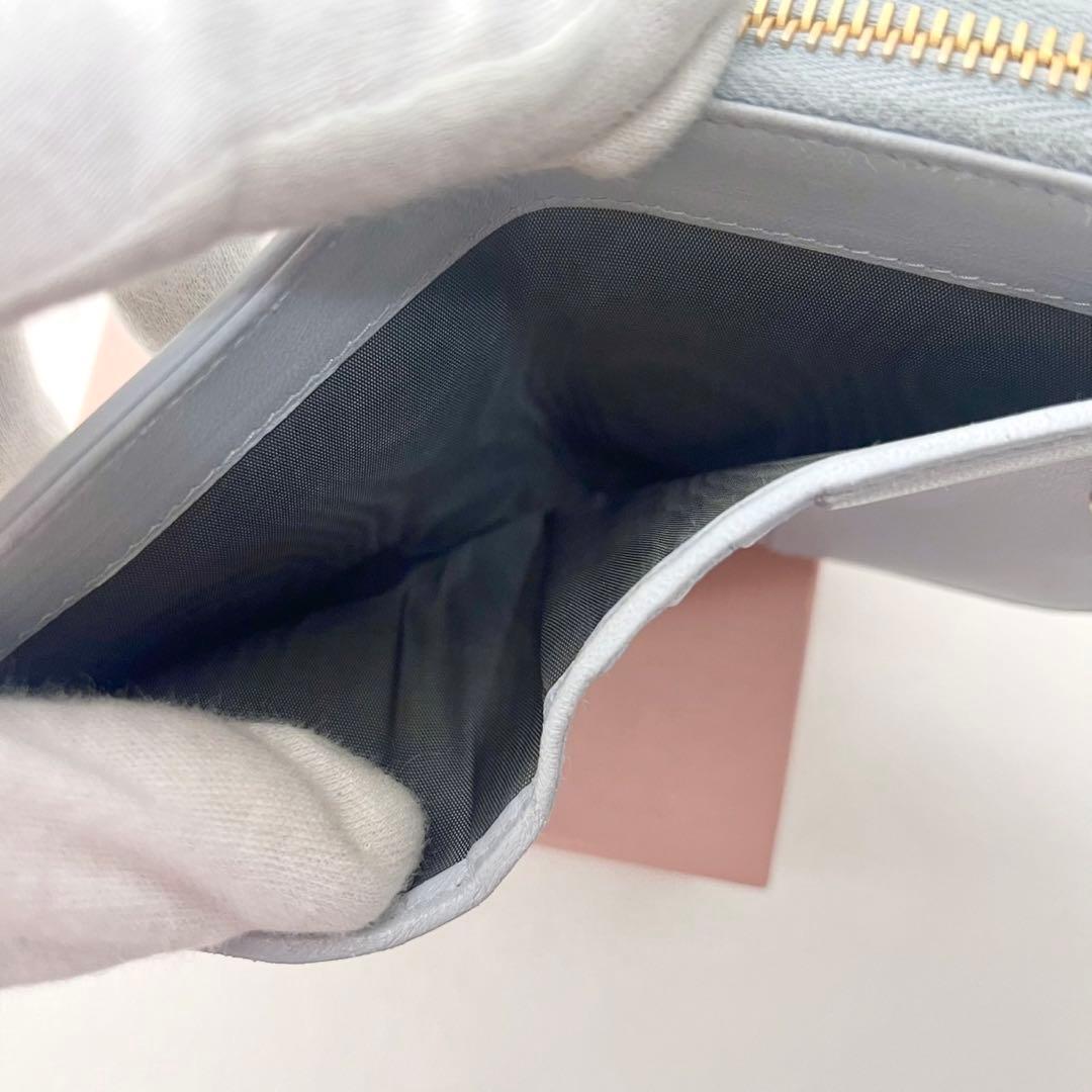 美品 現行 MIUMIU マテラッセ 二つ折り財布 箱付　0203-①