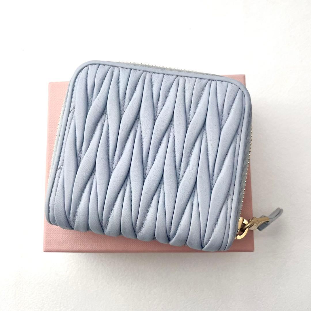 美品 現行 MIUMIU マテラッセ 二つ折り財布 箱付　0203-①