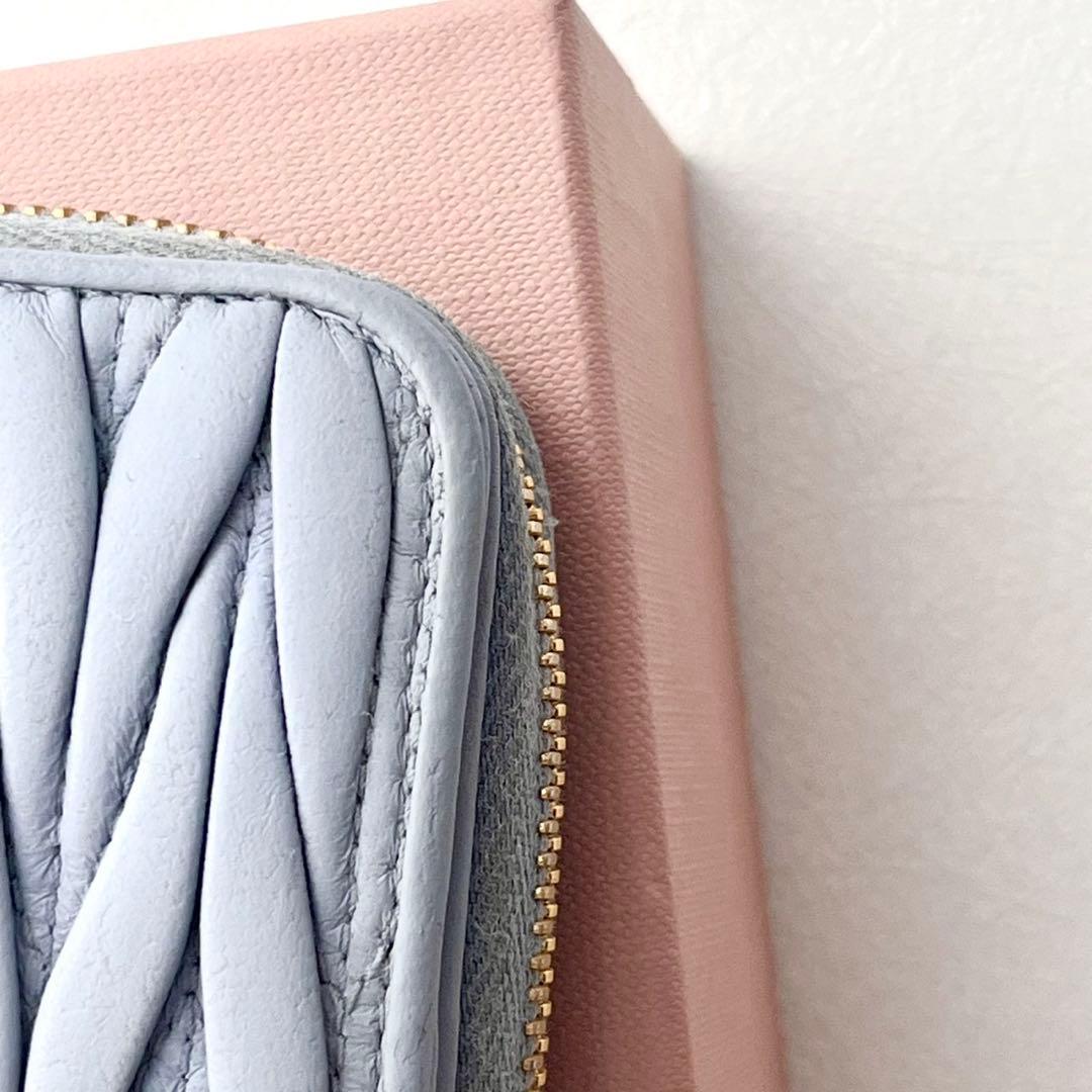 美品 現行 MIUMIU マテラッセ 二つ折り財布 箱付　0203-①