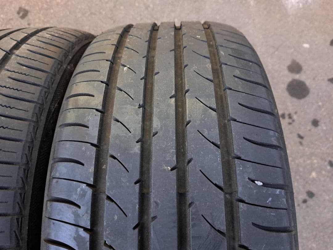 バリ山！225/45R17×4本！TOYOナノエナジー3プラス！送料￥300