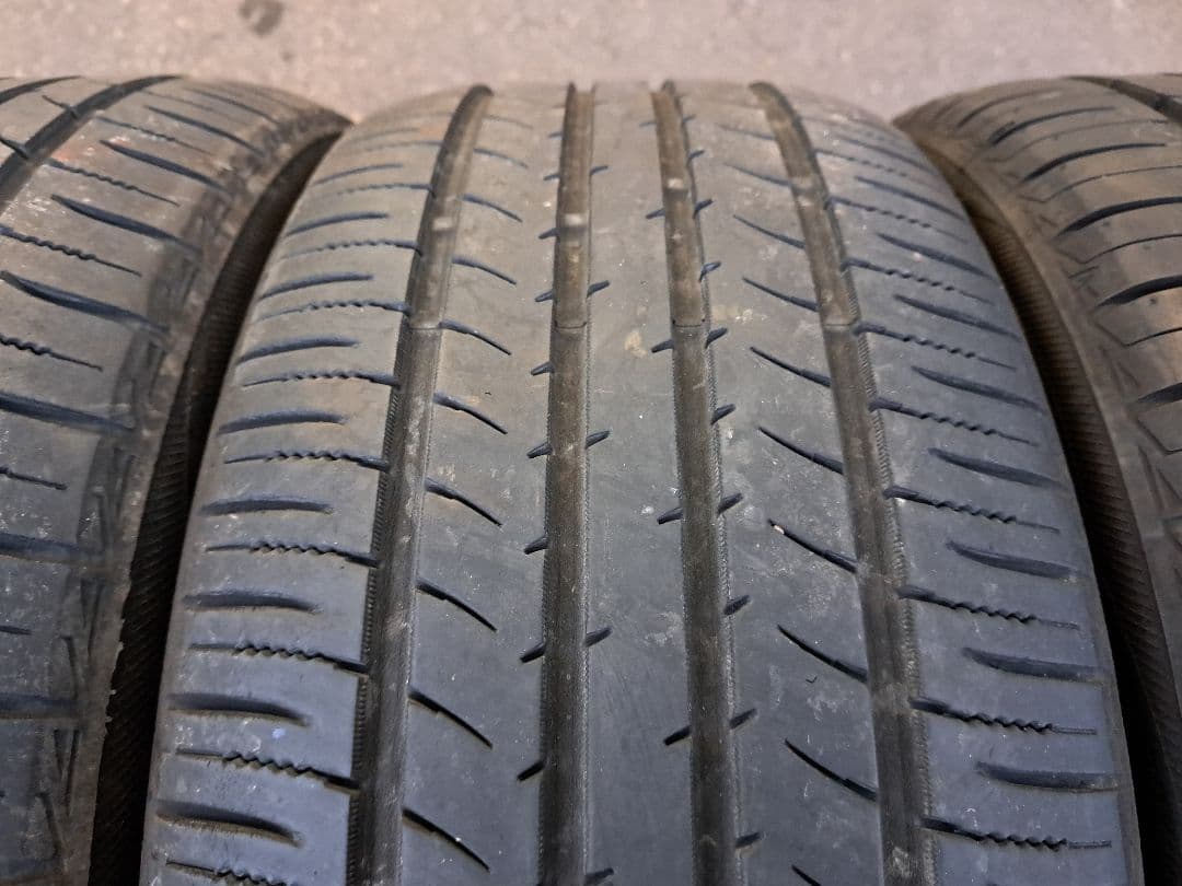 バリ山！225/45R17×4本！TOYOナノエナジー3プラス！送料￥300