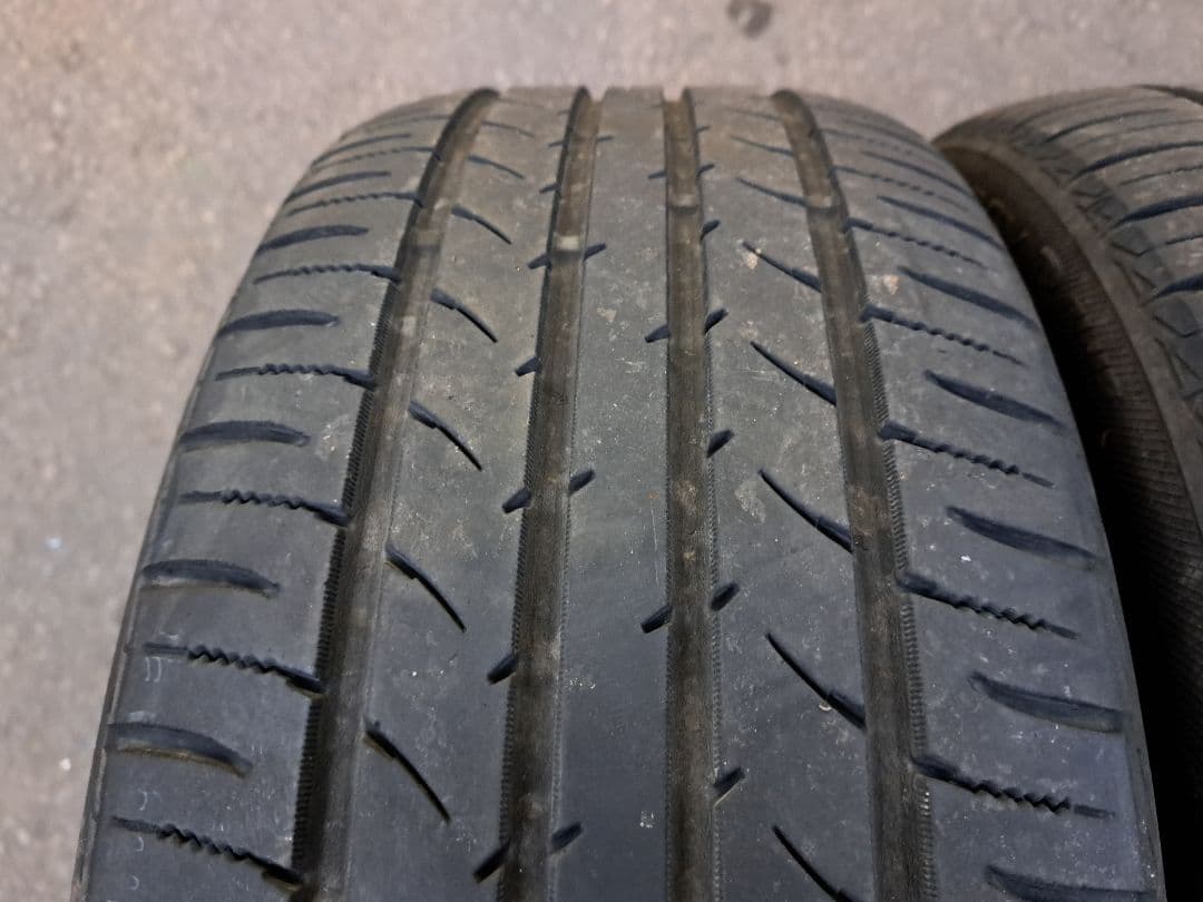 バリ山！225/45R17×4本！TOYOナノエナジー3プラス！送料￥300