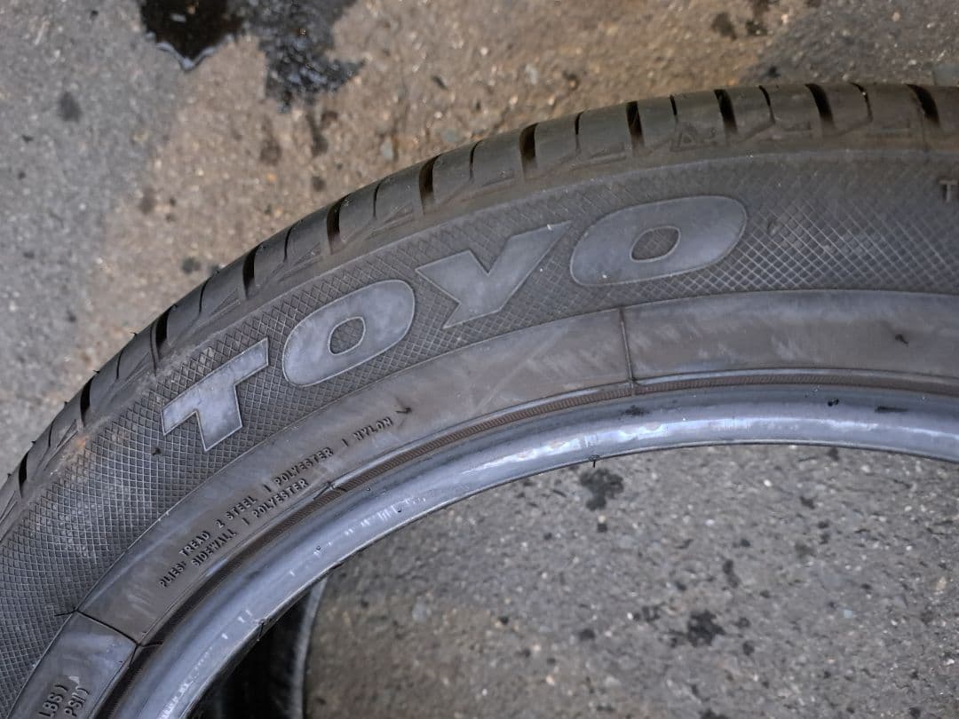 バリ山！225/45R17×4本！TOYOナノエナジー3プラス！送料￥300