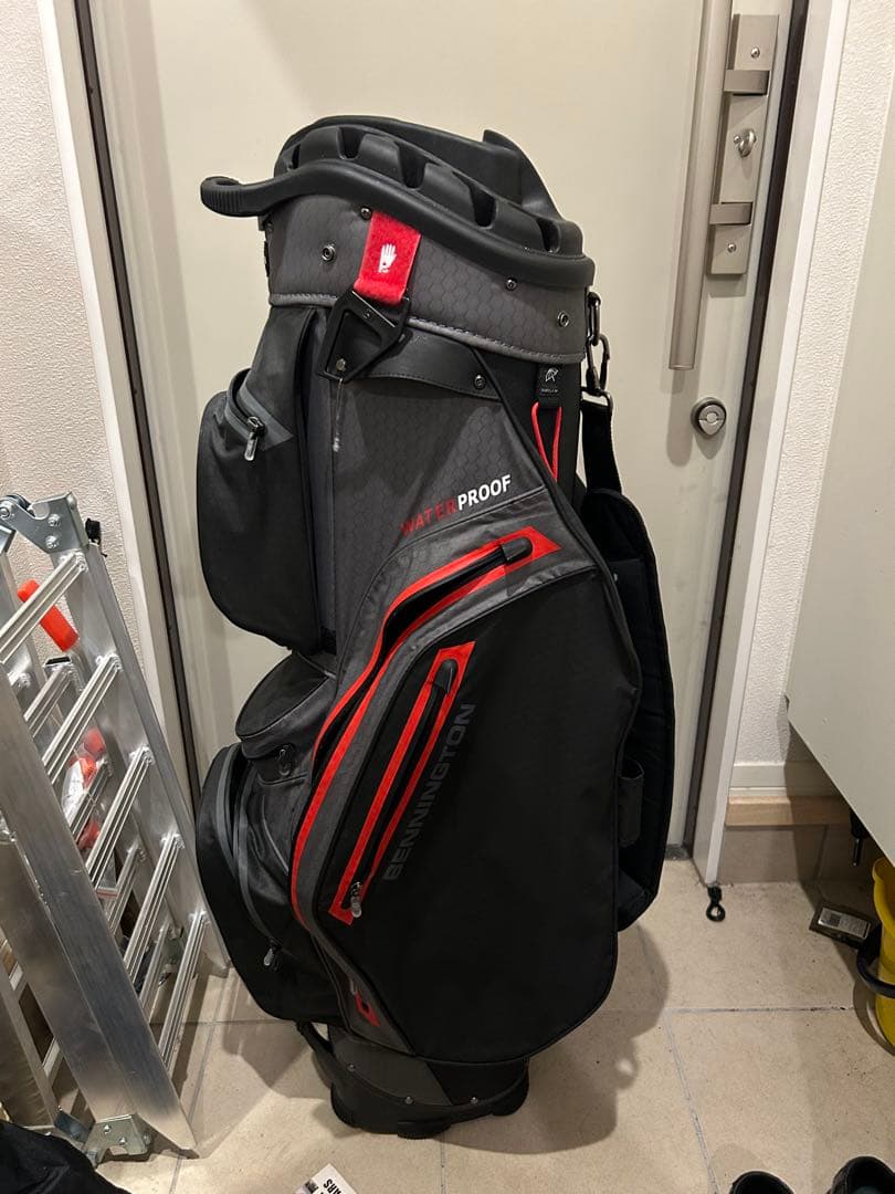 BENNINGTON 防水キャディバッグ ブラック/レッド